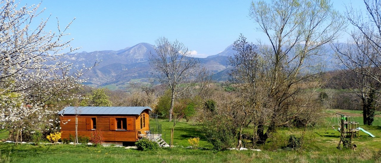 14-roulotte de charme drome.jpg