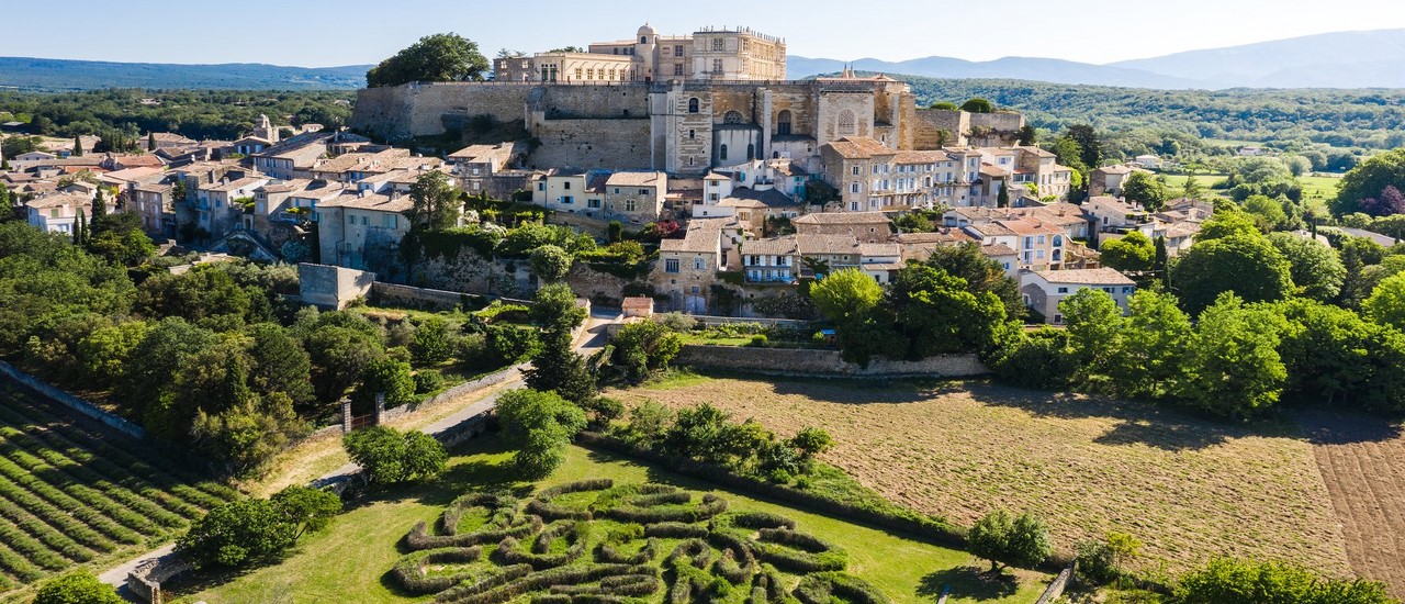 chateau-de-grigan-et-jardin-sevigne.jpg