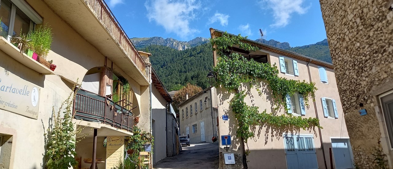 châtillon-en-diois rue du ruisseau du lagier .jpg