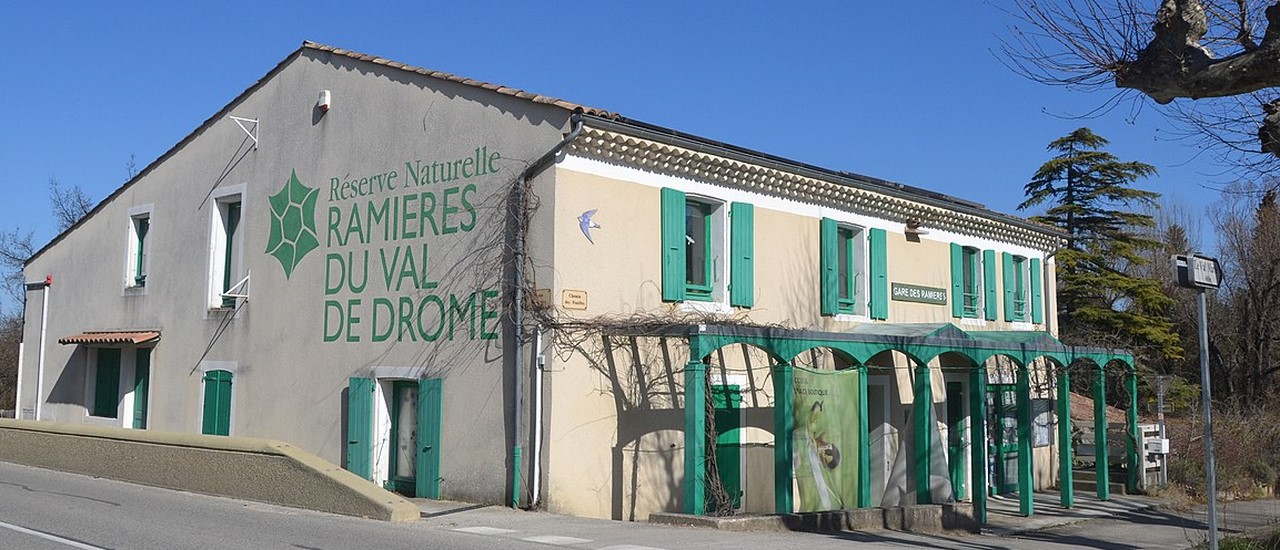 gare-des-ramieres-dome-vallee-de-la-drome.jpg