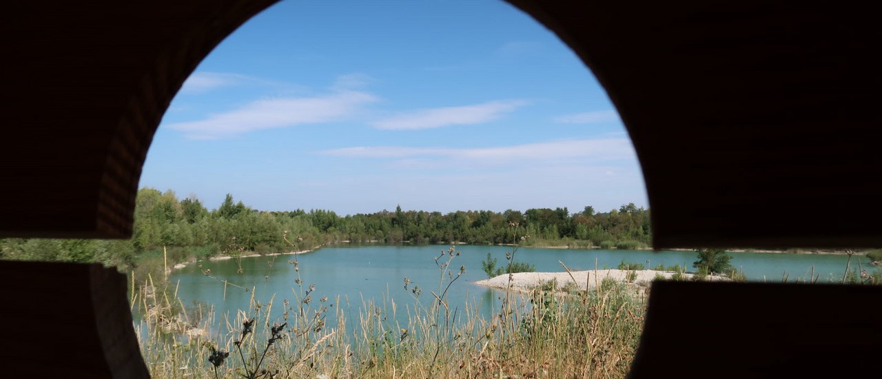 l-observatoire-ornithologique-a-deux-pas-du-sentier-des-castors-permet-d-apprecier-la-vie-sauvage-en-toute-discretion-et-a-l-abri-du-soleil-photo-le-dl-frederique-fays-1597656174.jpg