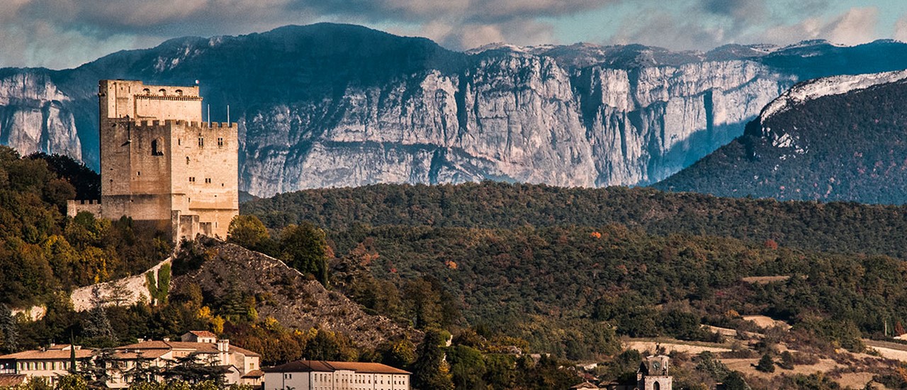 tour-de-crest-et-montagnes.jpg