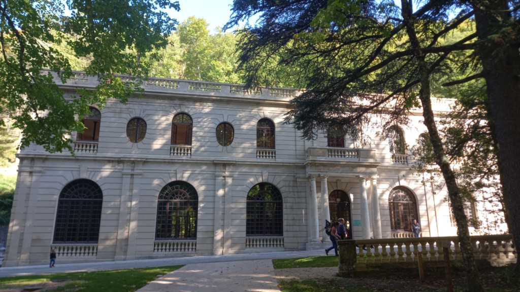 Auberge des Dauphins Forêt de Saoû