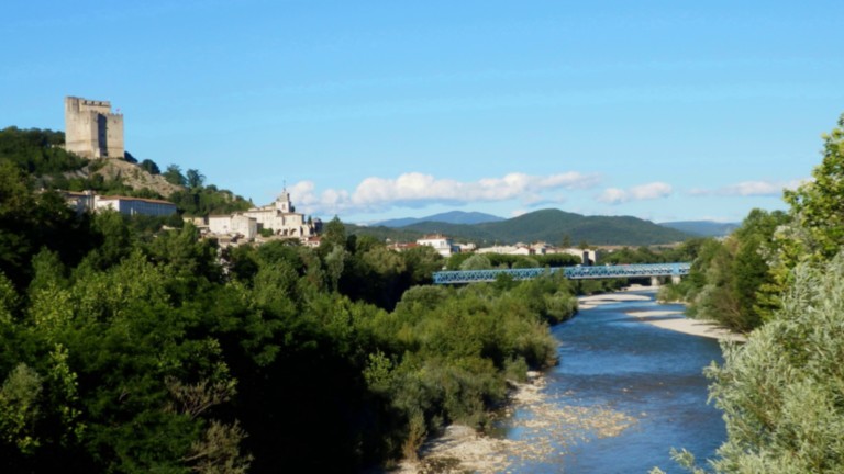 Quoi faire en une semaine en Drôme Provençale ? Crest et sa Tour médiévale