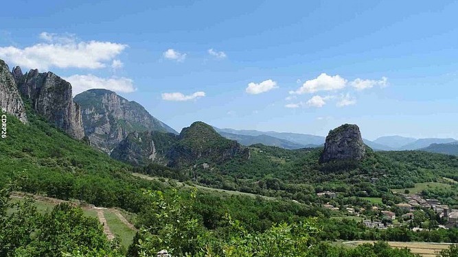 Rando Entre Roc et Estang Saoû Drôme