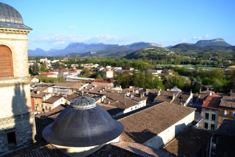 Vue sur la forêt de Saoû depuis la chapelle des cordeliers Crest Drôme
