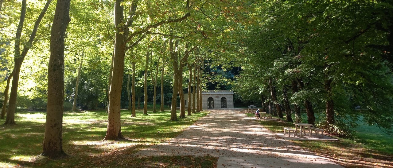 Auberge des Dauphins Forêt de Saoû Drôme