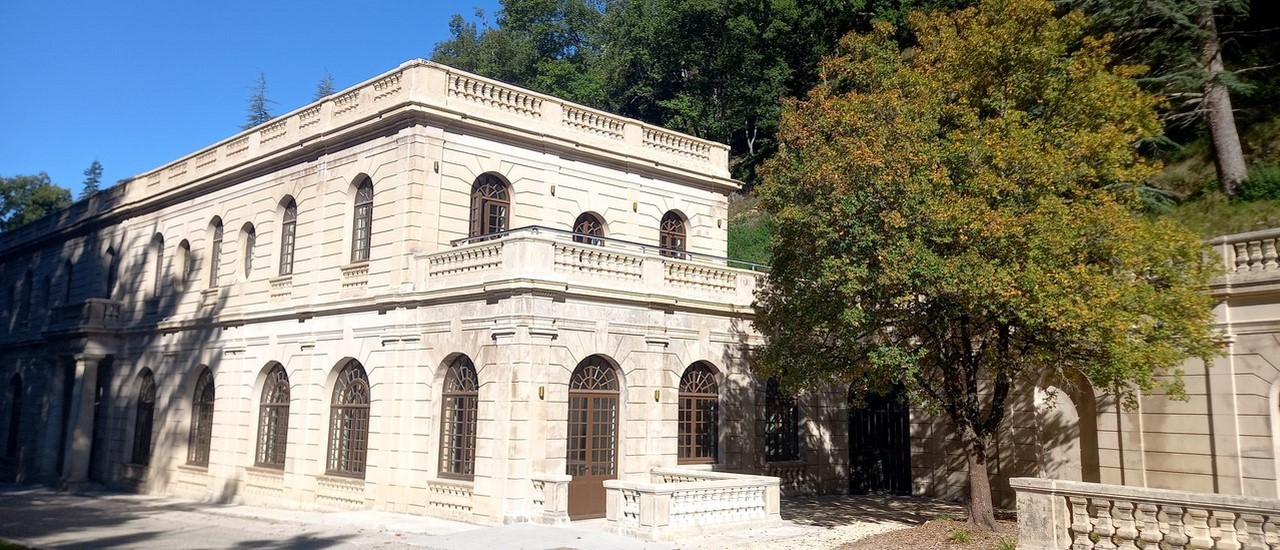 Auberge des Dauphins Forêt de Saoû Drôme