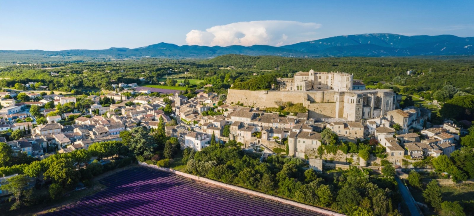 Grignan et son château vu du ciel